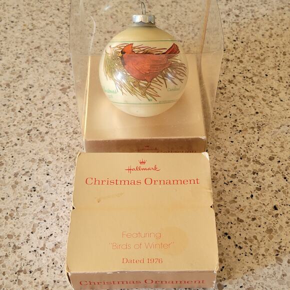 Hallmark Christmas 1976 Cardinal Tree Trimmer Collection Bauble Ball Ornament - Picture 2 of 16
